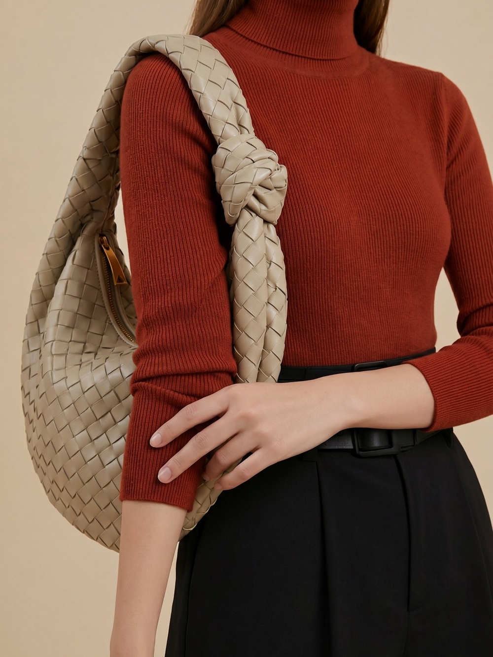 Chic Woven Hobo Bag - Tan